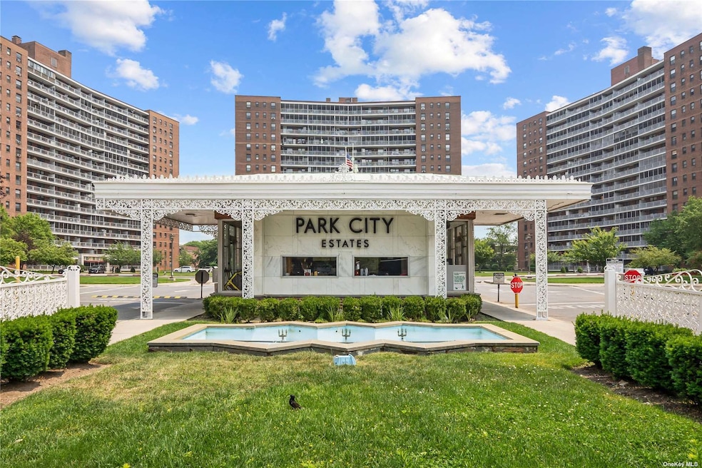 Park City Estates unit 14 J, Rego Park, NY 11374 - photo 1