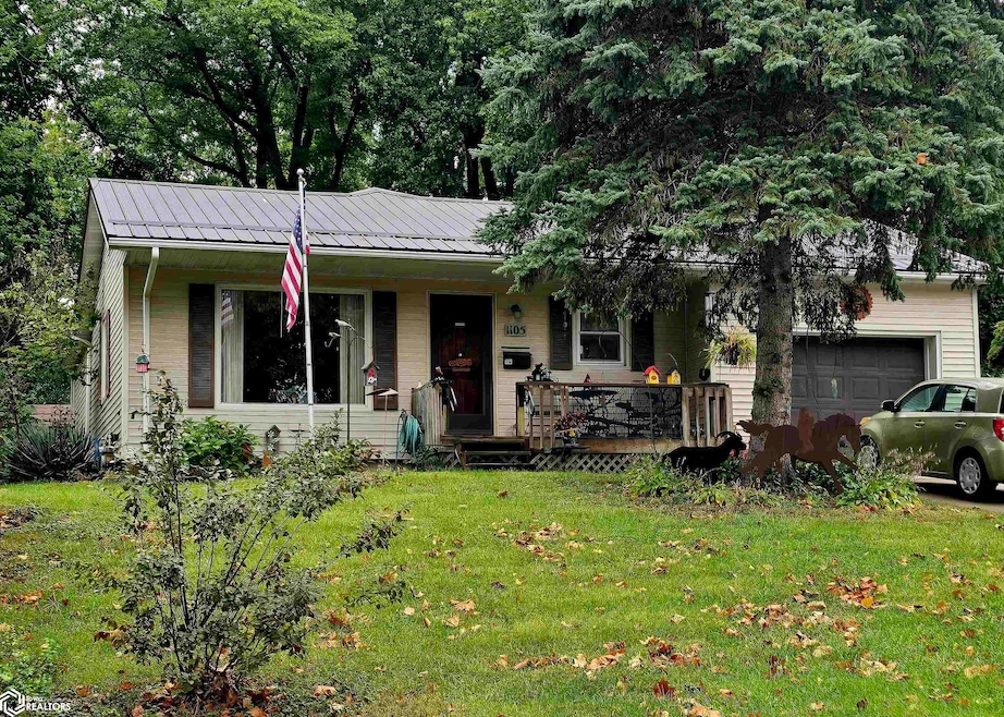 1105 N 3rd St, Oskaloosa, IA 52577 - photo 1