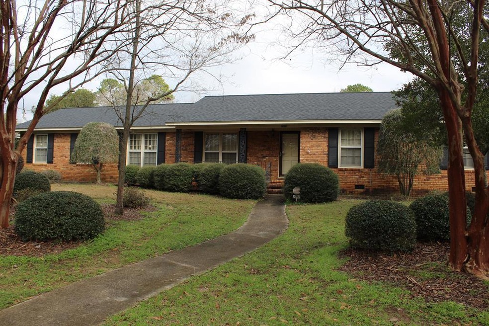 2010 Lullwater Rd, Albany, GA 31707 - photo 1
