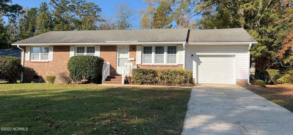 723 Gardenview Dr, Jacksonville, NC 28540 - photo 1