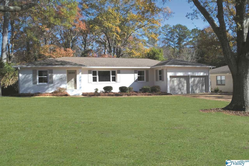 328 Riley Cir, Gadsden, AL 35901 - photo 1