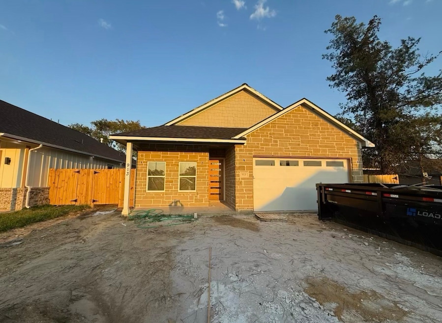 913 Santa Anna Ln, La Porte, TX 77571 - photo 1