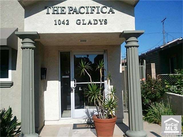 Front of Unit 1042 Gladys Ave.