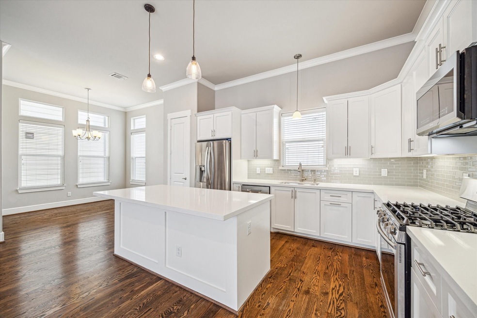 880 Wakefield Dr unit C, Houston, TX 77018 - photo 1