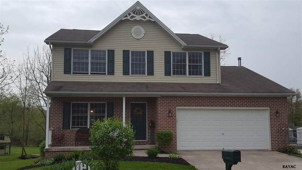 Great Curb appeal at end of Cul-de-sac with front 