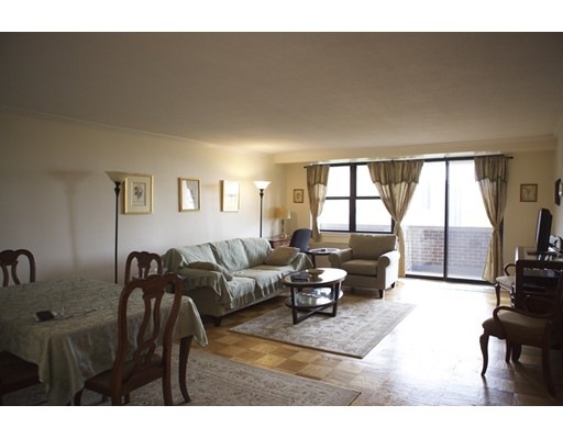 Hawthorne Place Condominium unit 7R, Boston, MA 02114 - photo 1