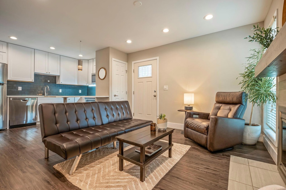 935 La Posada Dr unit 148, Austin, TX 78752 - photo 1