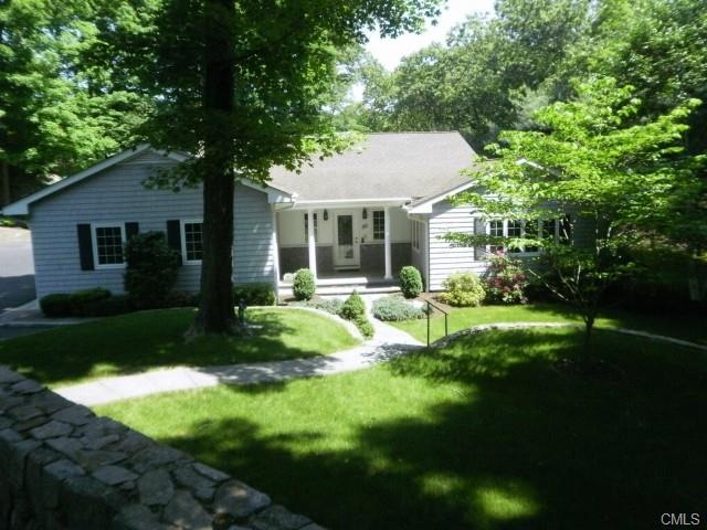 Cedar Shingles, Bluestone walks, Architectural Roo