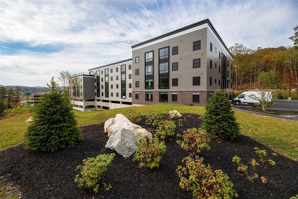Treetops unit 313, Lebanon, NH 03766 - photo 1