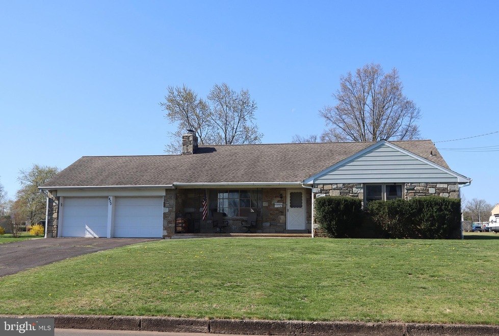 400 Bentwood Dr, Hatfield, PA 19440 - photo 1