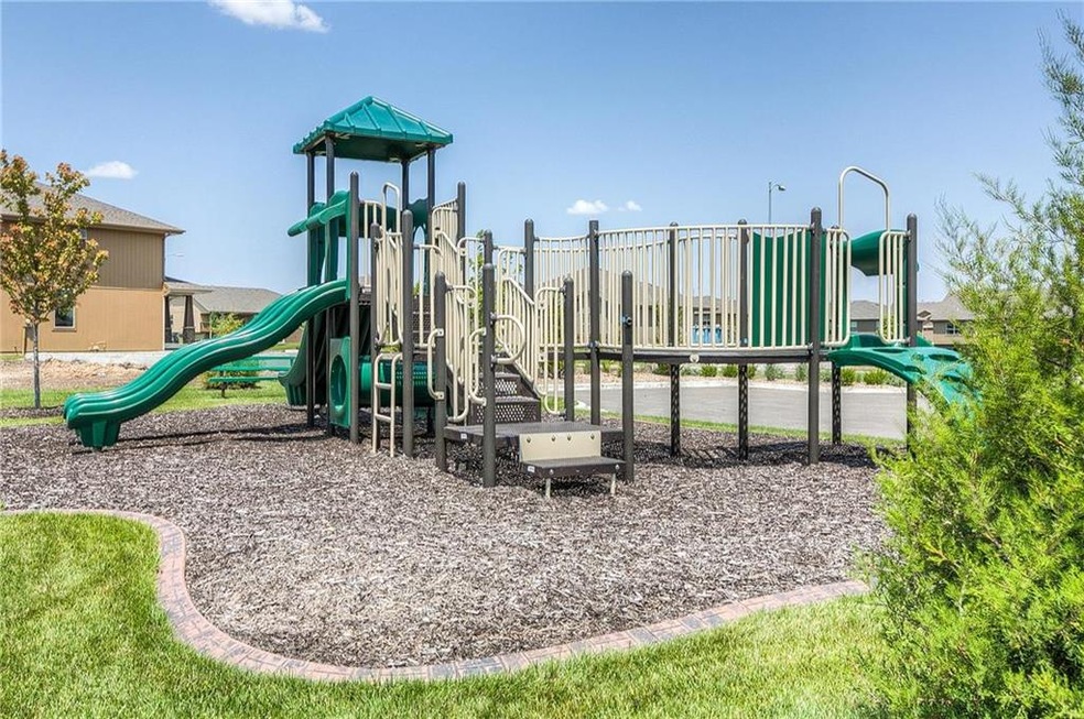 18507 W 194th Terrace, Spring Hill, KS 66083 - photo 1