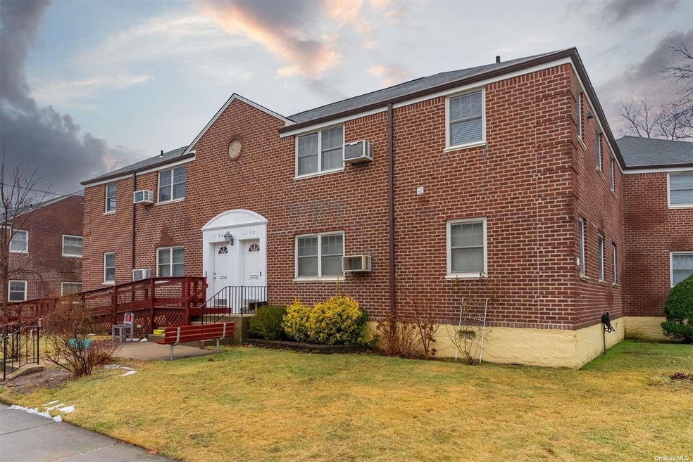 61-02 Little Neck Pkwy unit 925, New York, NY 11362 - photo 1