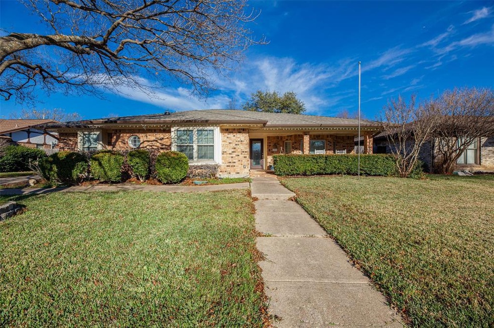 4520 Cinnamon Hill Dr, Fort Worth, TX 76133 - photo 1