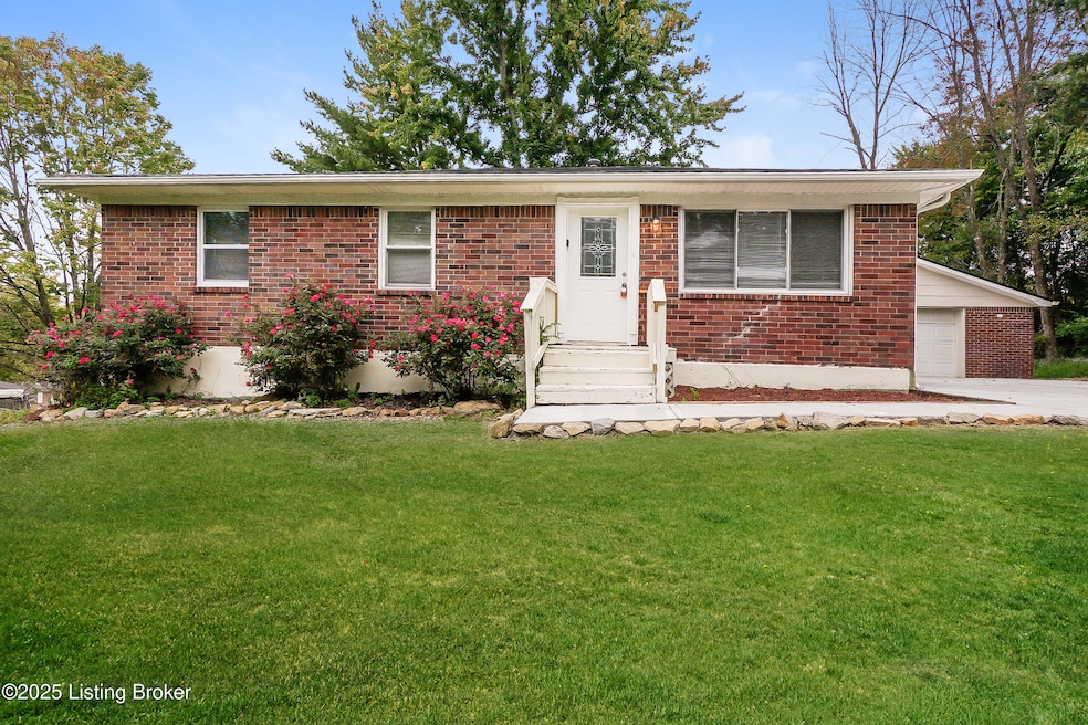 803 Candleglow Ct, Louisville, KY 40214 - photo 1