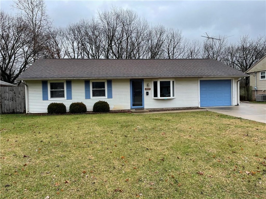 3057 Hawcreek Blvd, Columbus, IN 47203 - photo 1