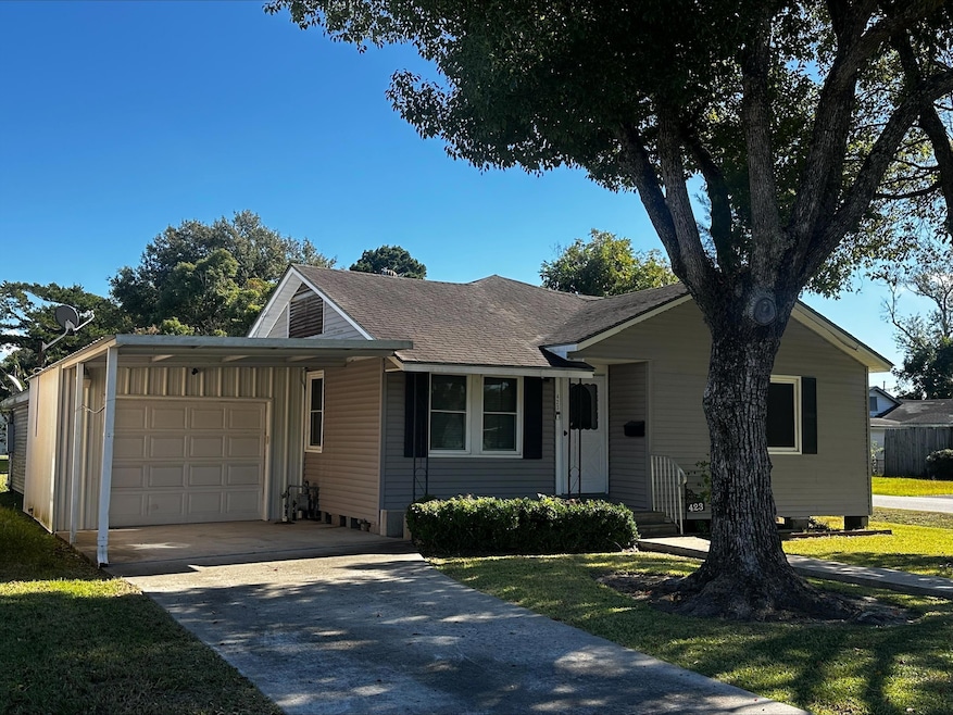 423 Newton St, Orange, TX 77630 - photo 1