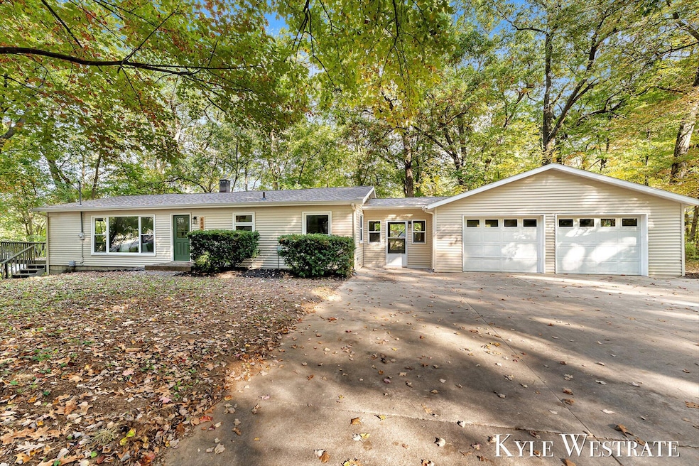 8446 Brower Ave NE, Rockford, MI 49341 - photo 1