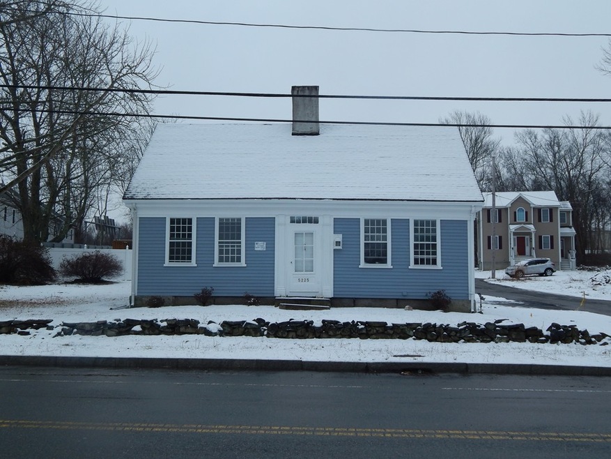 5225 N Main St, Fall River, MA 02720 - photo 1