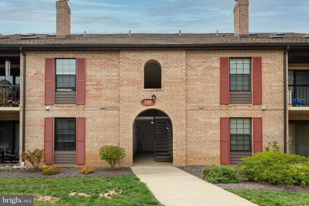 512 Washington Place unit 12, Chesterbrook, PA 19087 - photo 1