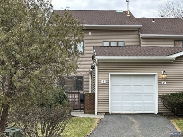 45 Southerland Dr, Mahwah, NJ 07430 - photo 1