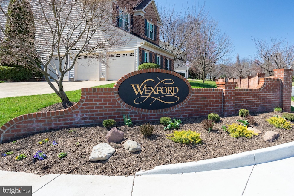 1721 Drewlaine Dr, Vienna, VA 22182 - photo 1