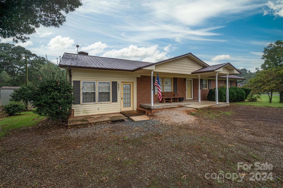 4031 Killian Rd, Lincolnton, NC 28092 - photo 1