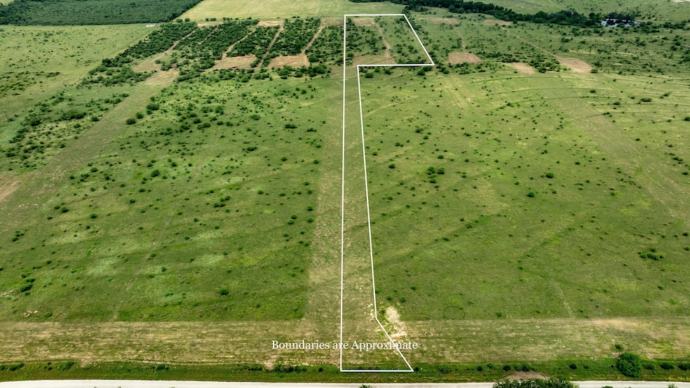 Rd, Cuero, TX 77954 - photo 1