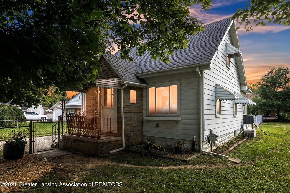 3708 Burchfield Dr, Lansing, MI 48910 - photo 1