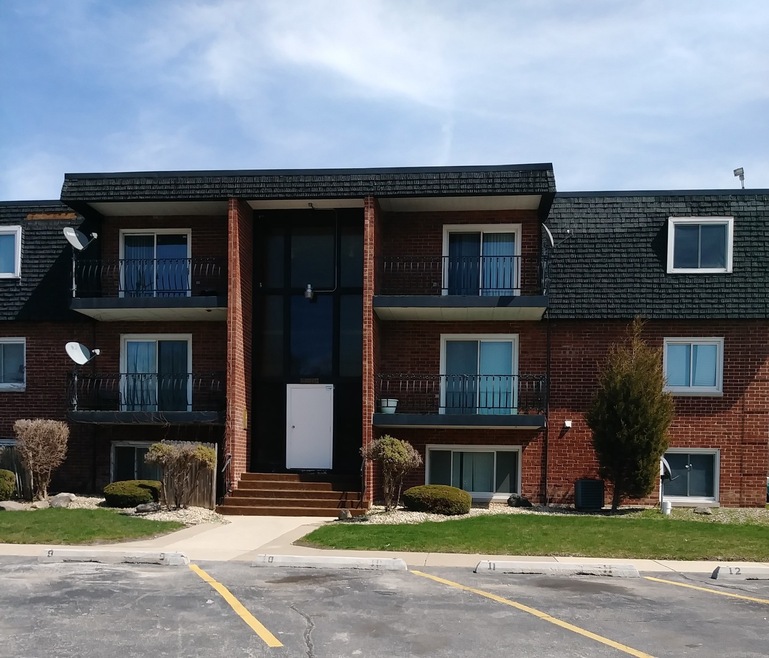 17011 Albany Ave unit 2E, Hazel Crest, IL 60429 - photo 1