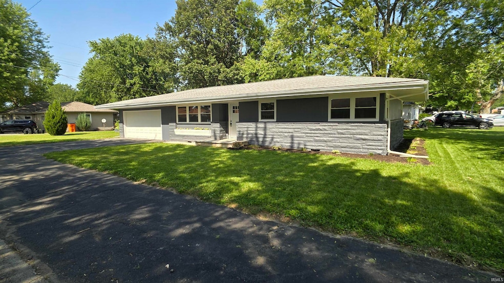 402 N Sims St, Swayzee, IN 46986 - photo 1