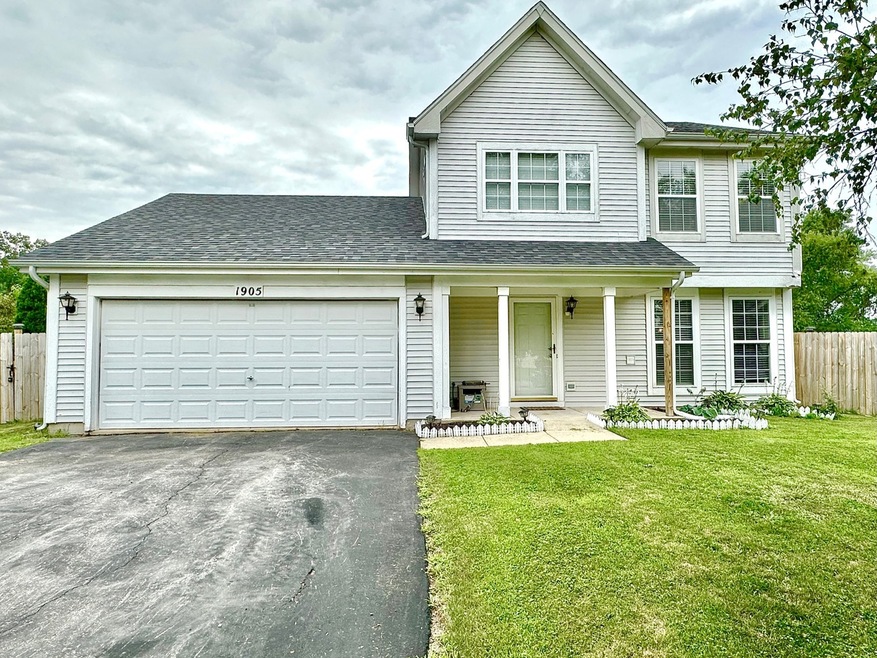 1905 Scott Cir, Carpentersville, IL 60110 - photo 1