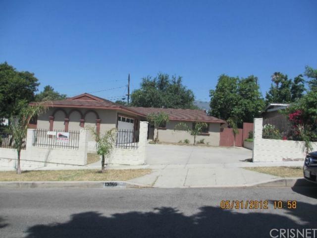 13369 Oscar St, Sylmar, CA 91342 - photo 1