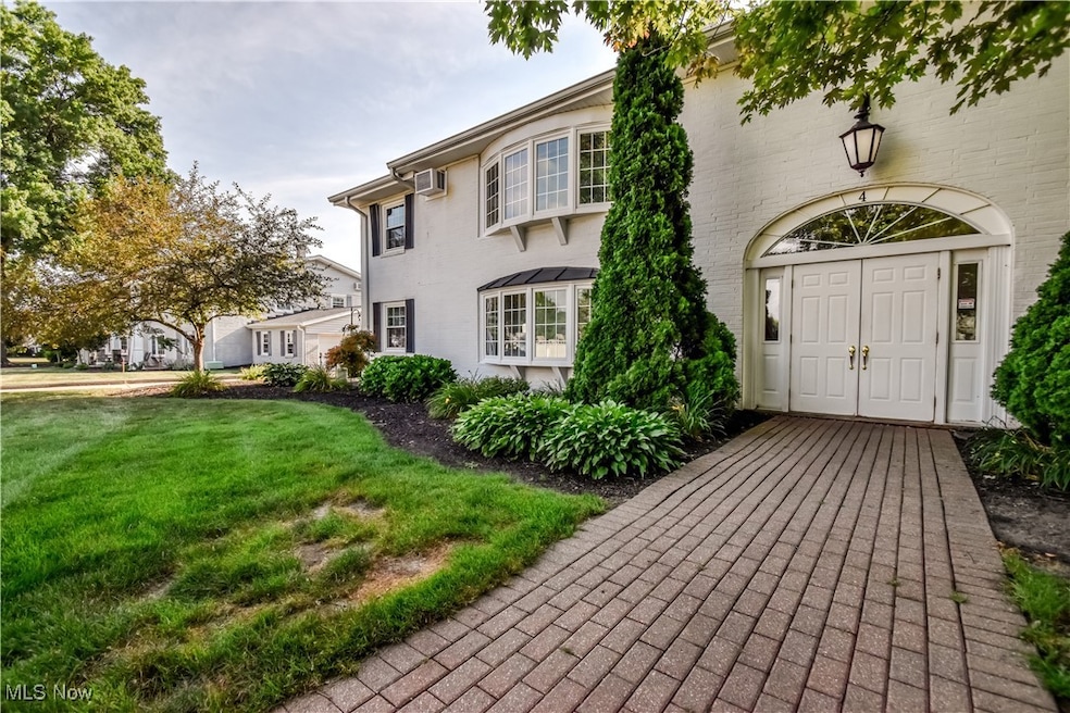 4 Meadowlawn Dr unit 7, Mentor, OH 44060 - photo 1