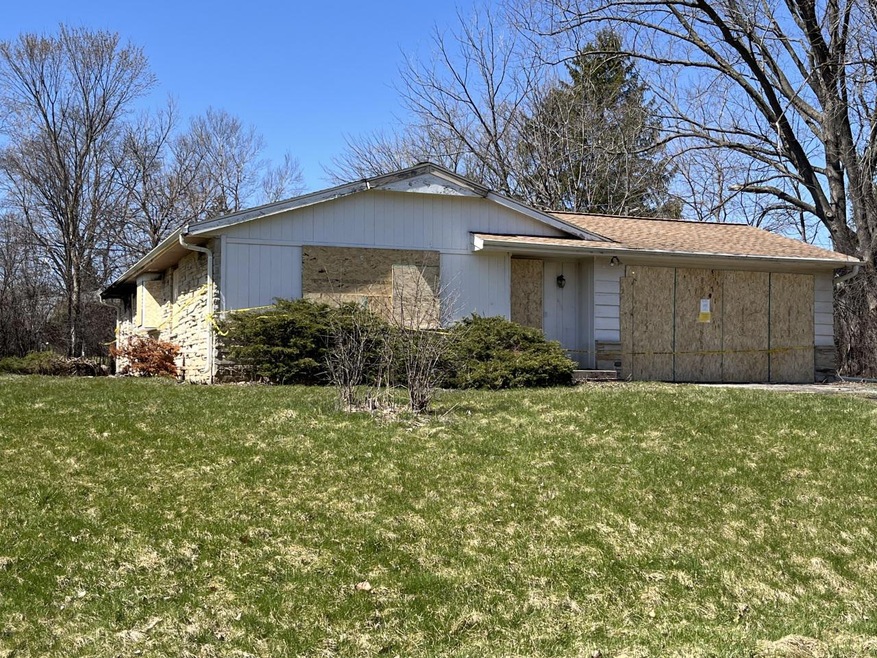 3865 Glen Echo Dr, Brookfield