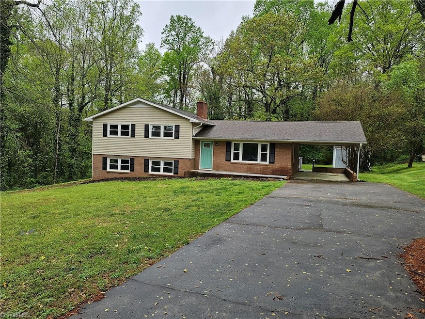 Pending $224,900 • Co-Listing Agent