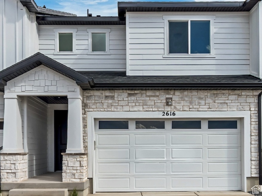 Pending $439,990 • Co-Listing Agent