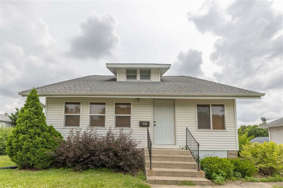 1710 Franklin St, Cedar Falls, IA 50613 - photo 1
