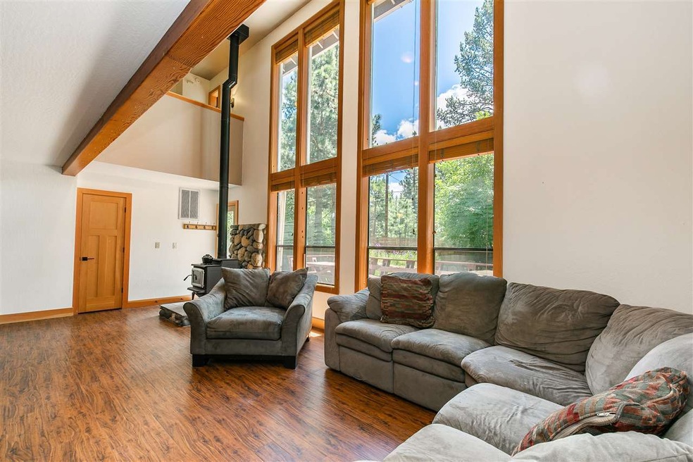 Large windows capture lots of sunlight in this fan