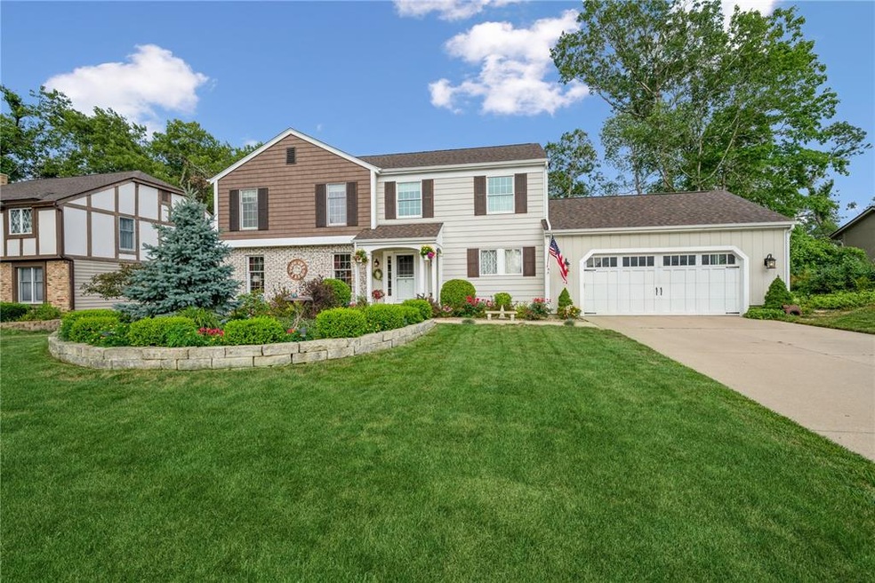 3520 Heatheridge Dr NE, Cedar Rapids, IA 52402 - photo 1