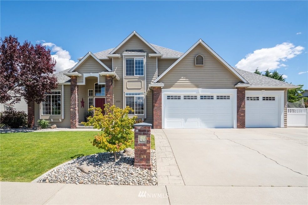 1525 Hannah Way, East Wenatchee, WA 98802 - photo 1