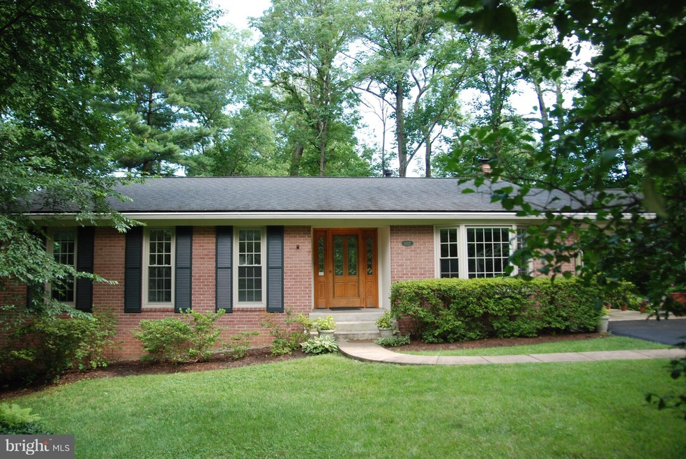 8317 Epinard Ct, Annandale, VA 22003 - photo 1