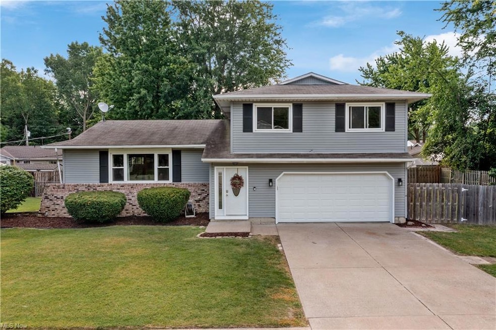 749 Maplewood Ave, Sheffield Lake, OH 44054 - photo 1