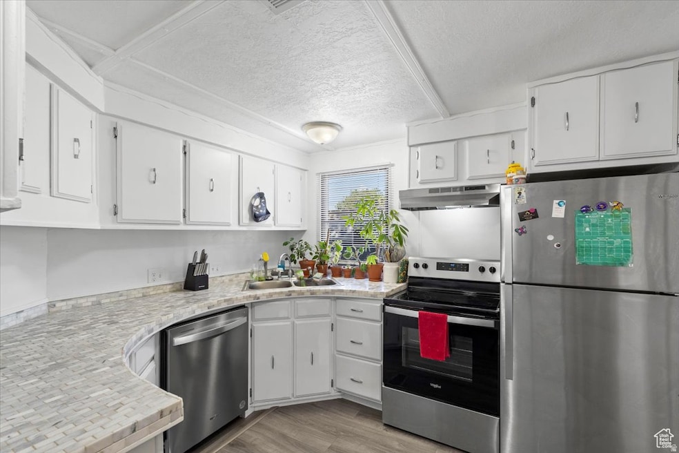 2875 N Hill Field Rd unit 17, Layton, UT 84041 - photo 1