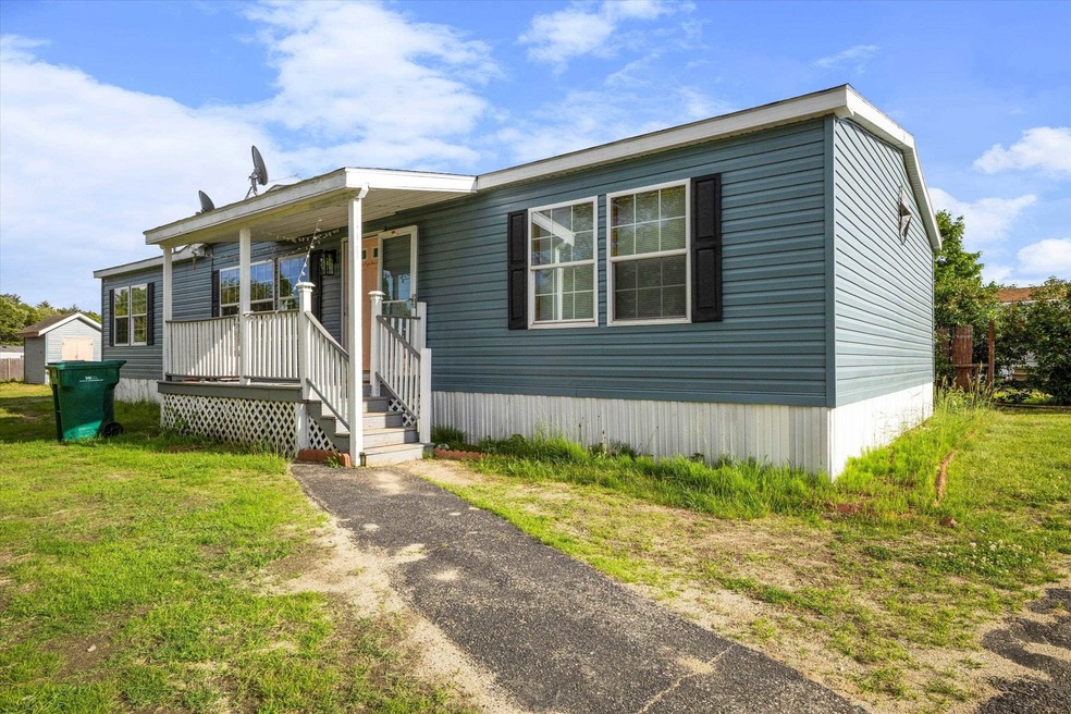 51 Day Lilly Ln, Rochester, NH 03868 - photo 1