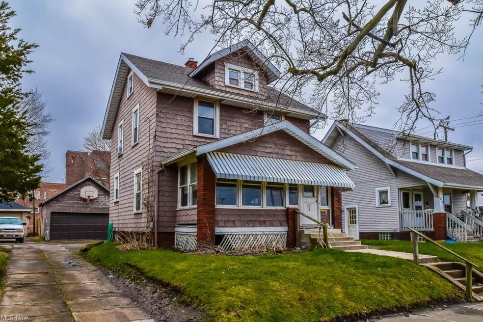 Welcome to this 3 bedroom, 1 full bath colonial wi