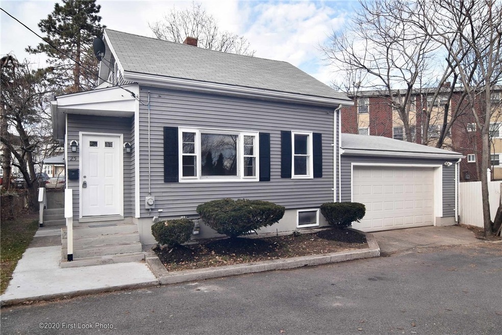 25 Mccusker Ct, Pawtucket, RI 02860 - photo 1