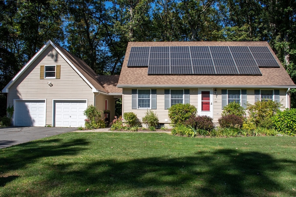 138 Overlook Dr, Florence, MA 01062 - photo 1