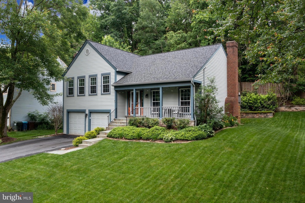 8929 Triple Ridge Rd, Fairfax Station, VA 22039 - photo 1