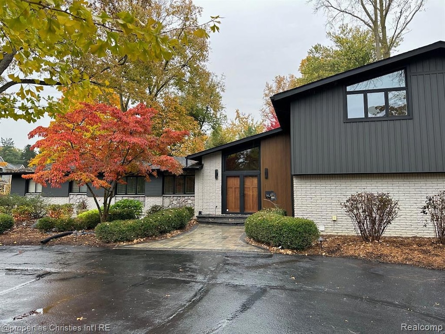 1429 Quarton Rd, Birmingham, MI 48009 - photo 1