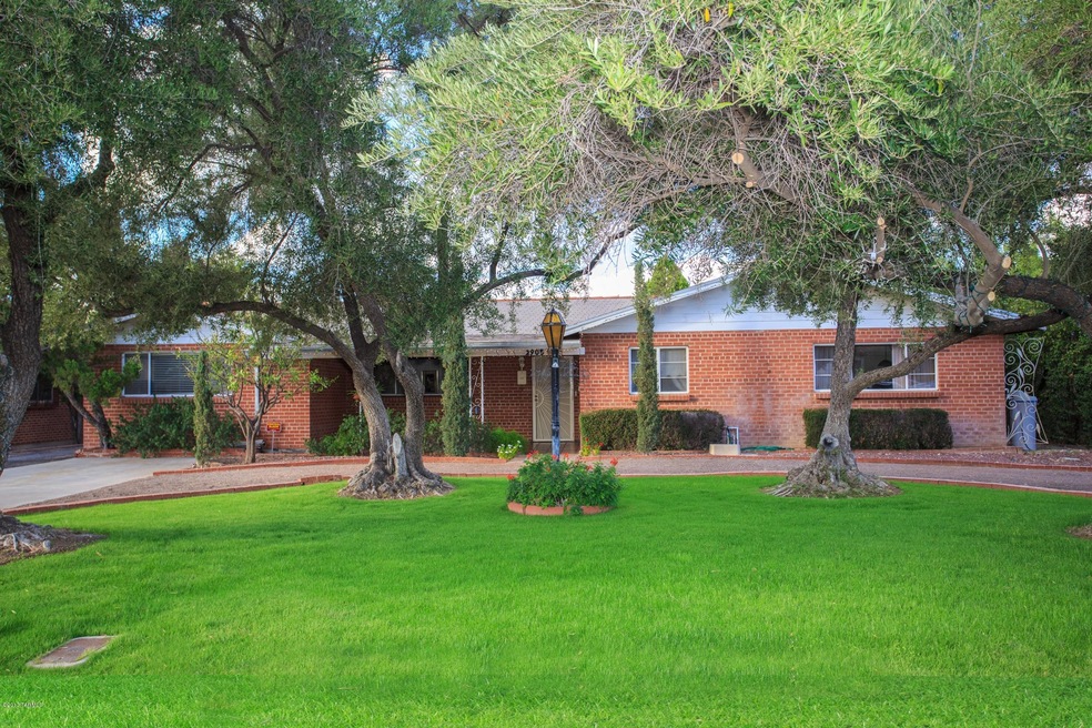 2905 E 8th St, Tucson, AZ 85716 - photo 1